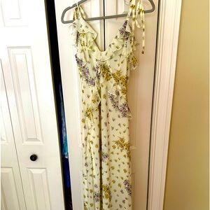 Still in stores now for $99, never worn- Steve Madden gorgeous floral Maxi Dress